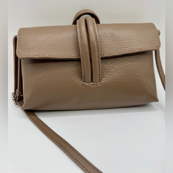 Elegant Tan Crossbody Bag with Textured Finish | Very Good Condition - Picture 1 of 16